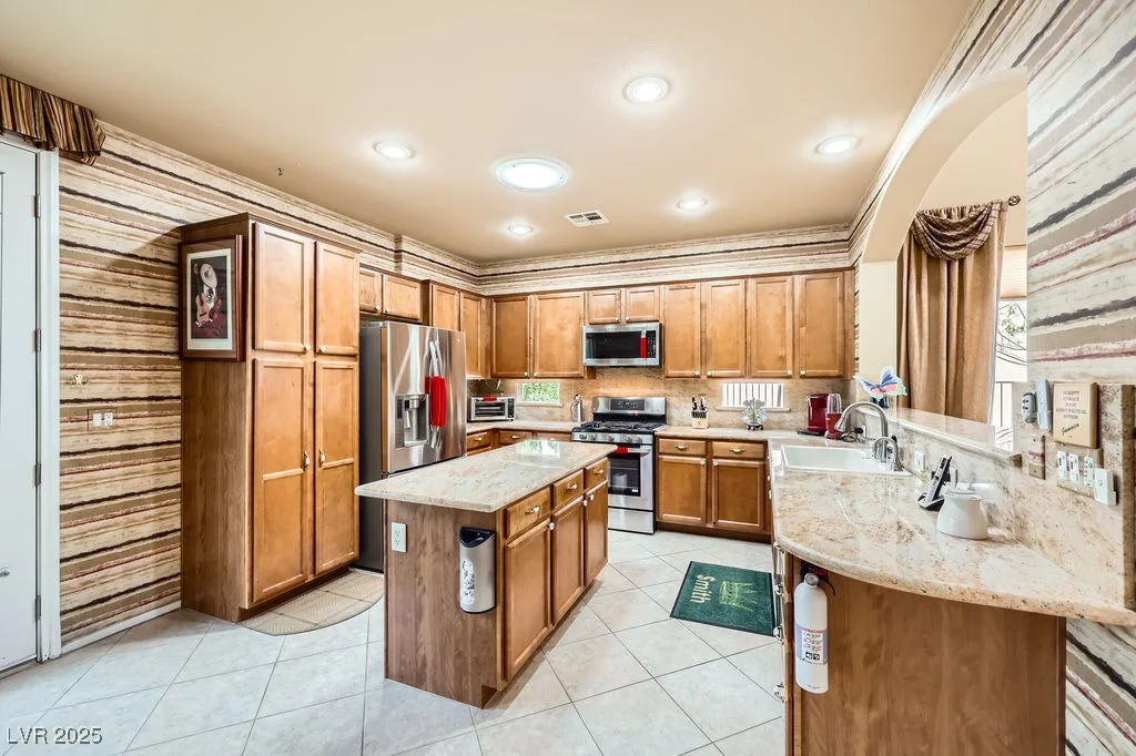 215 Sunset Shower, Henderson, NV 89012