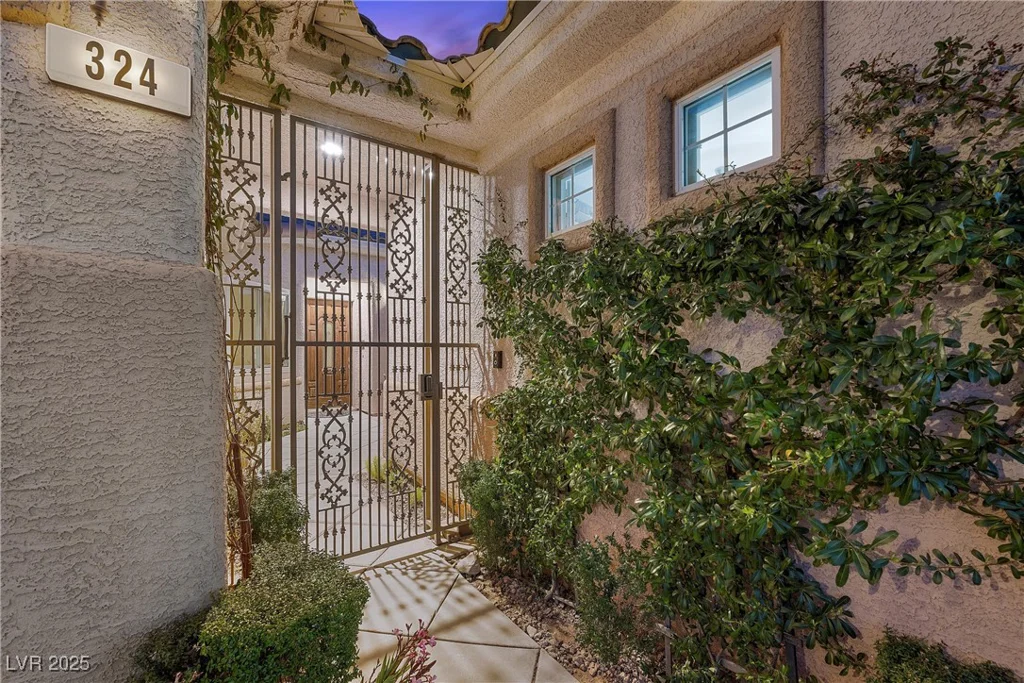 324 Denton Springs, Las Vegas, NV 89138