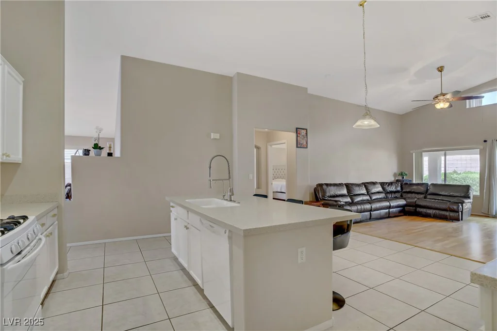 830 Roaring Falls, Henderson, NV 89052