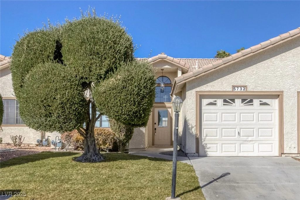 5732 Colwood, Las Vegas, NV 89130