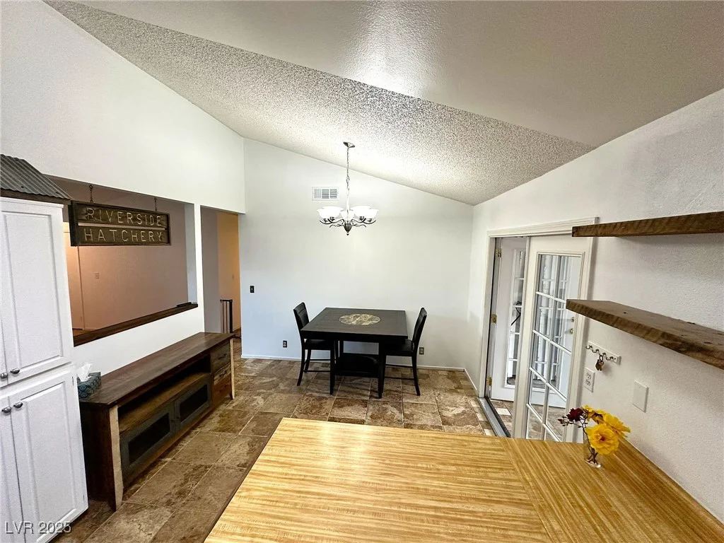 6235 Cedarwood, Las Vegas, NV 89103