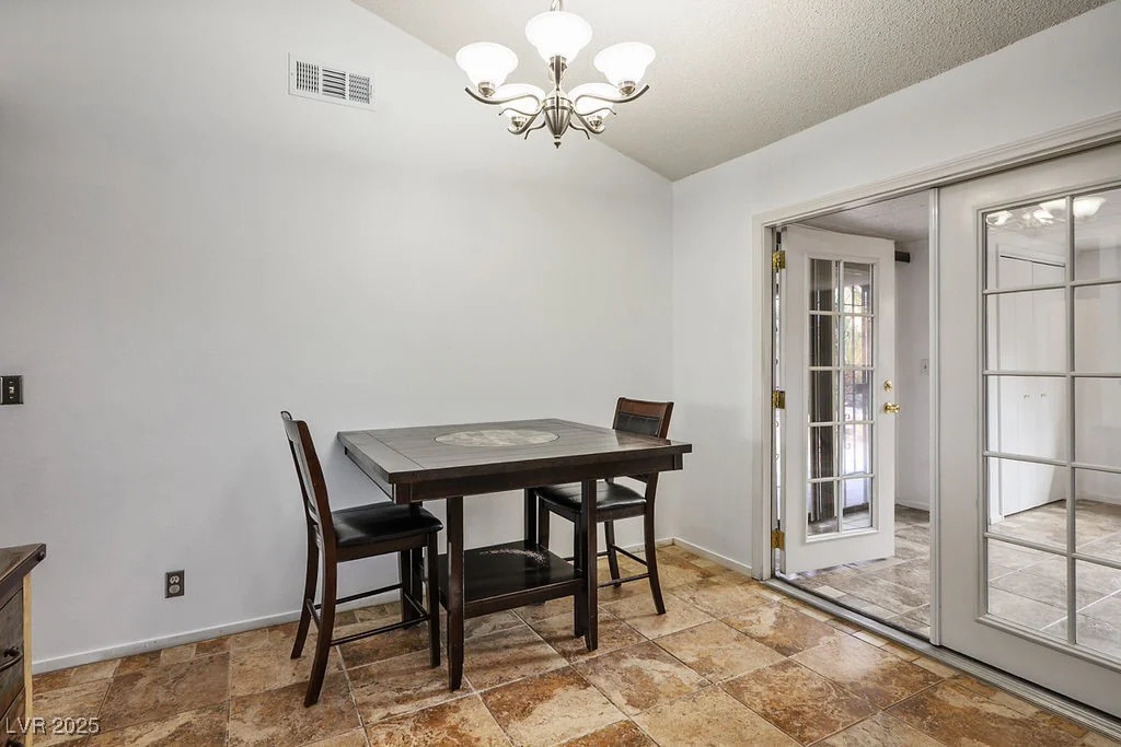 6235 Cedarwood, Las Vegas, NV 89103