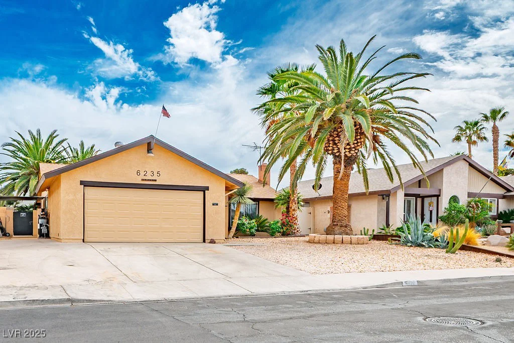 6235 Cedarwood, Las Vegas, NV 89103