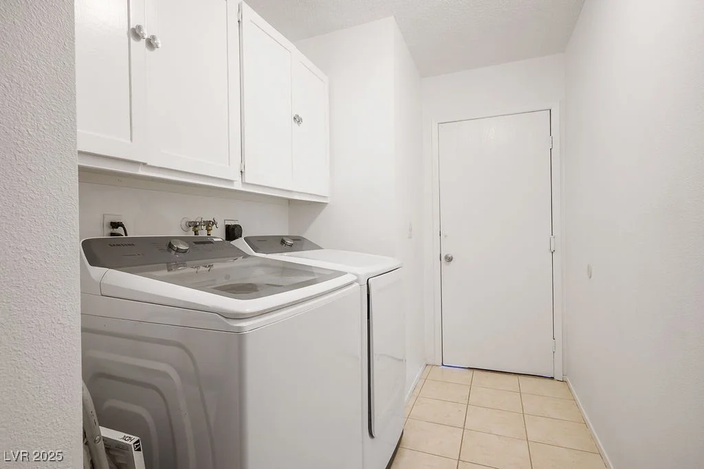 6235 Cedarwood, Las Vegas, NV 89103