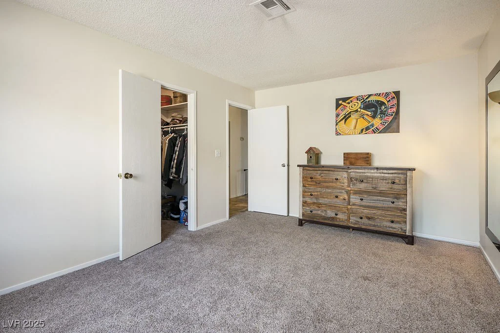 6235 Cedarwood, Las Vegas, NV 89103