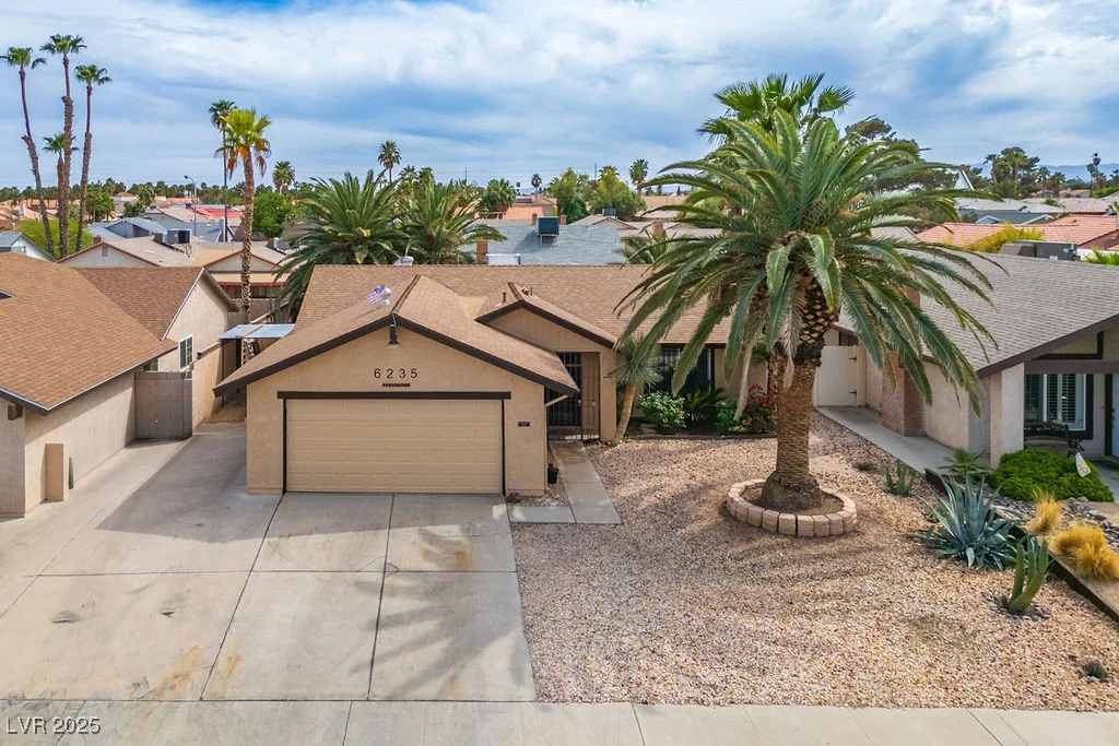 6235 Cedarwood, Las Vegas, NV 89103