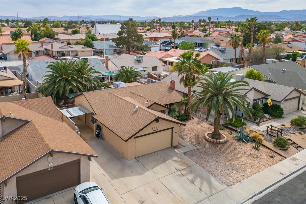 6235 Cedarwood, Las Vegas, NV 89103