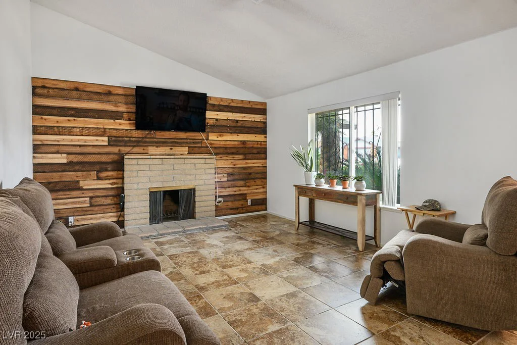 6235 Cedarwood, Las Vegas, NV 89103