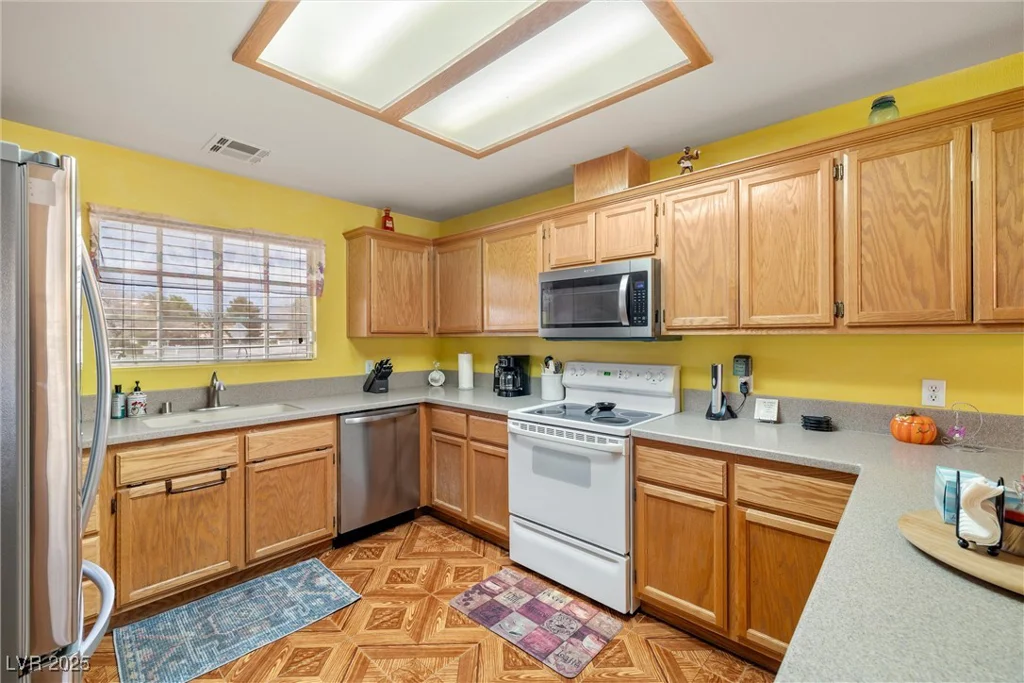 81 Diamond Bar, Pahrump, NV 89048