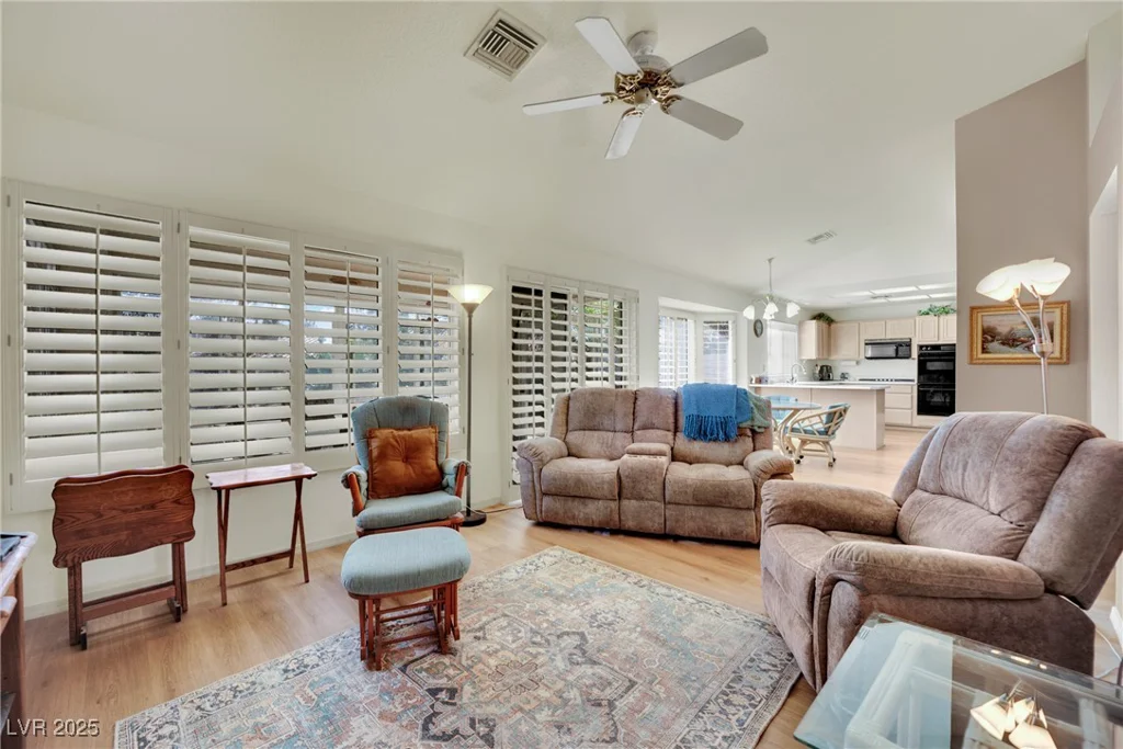 2820 Youngdale, Las Vegas, NV 89134