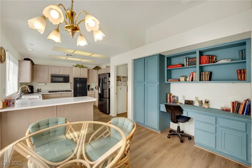 2820 Youngdale, Las Vegas, NV 89134