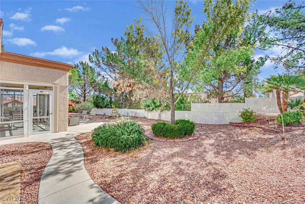 2820 Youngdale, Las Vegas, NV 89134
