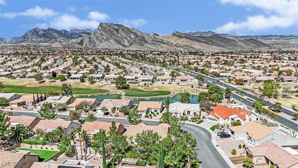 2820 Youngdale, Las Vegas, NV 89134