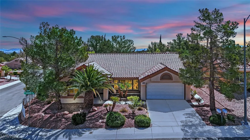 2820 Youngdale, Las Vegas, NV 89134