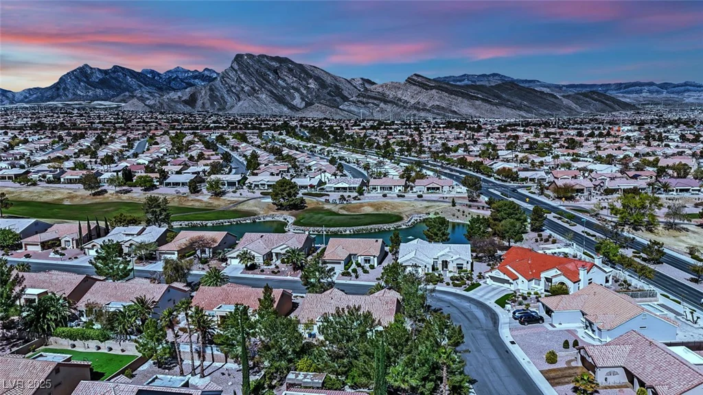 2820 Youngdale, Las Vegas, NV 89134