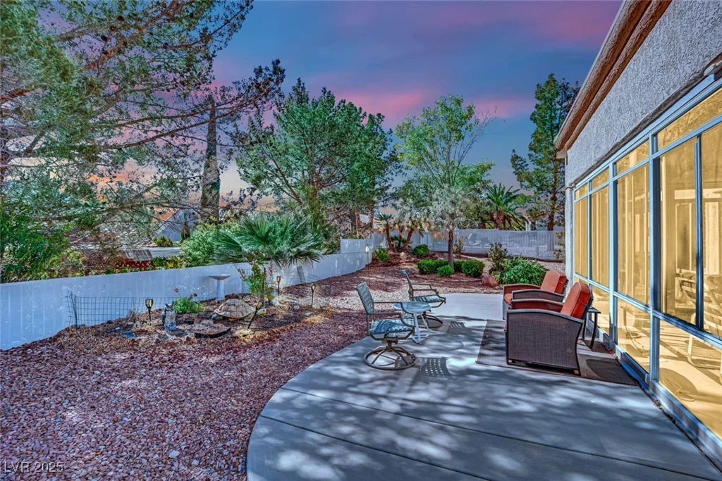 2820 Youngdale, Las Vegas, NV 89134