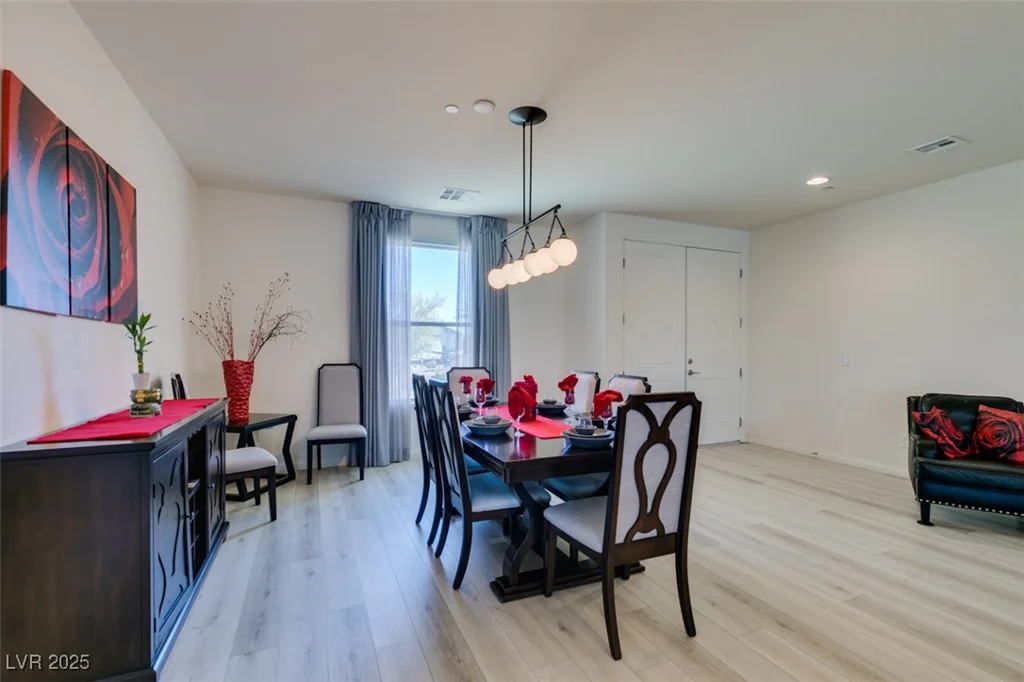 8637 Home Gate, Las Vegas, NV 89113