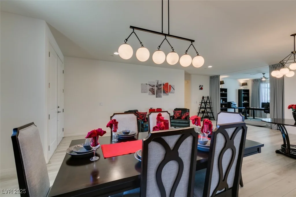 8637 Home Gate, Las Vegas, NV 89113