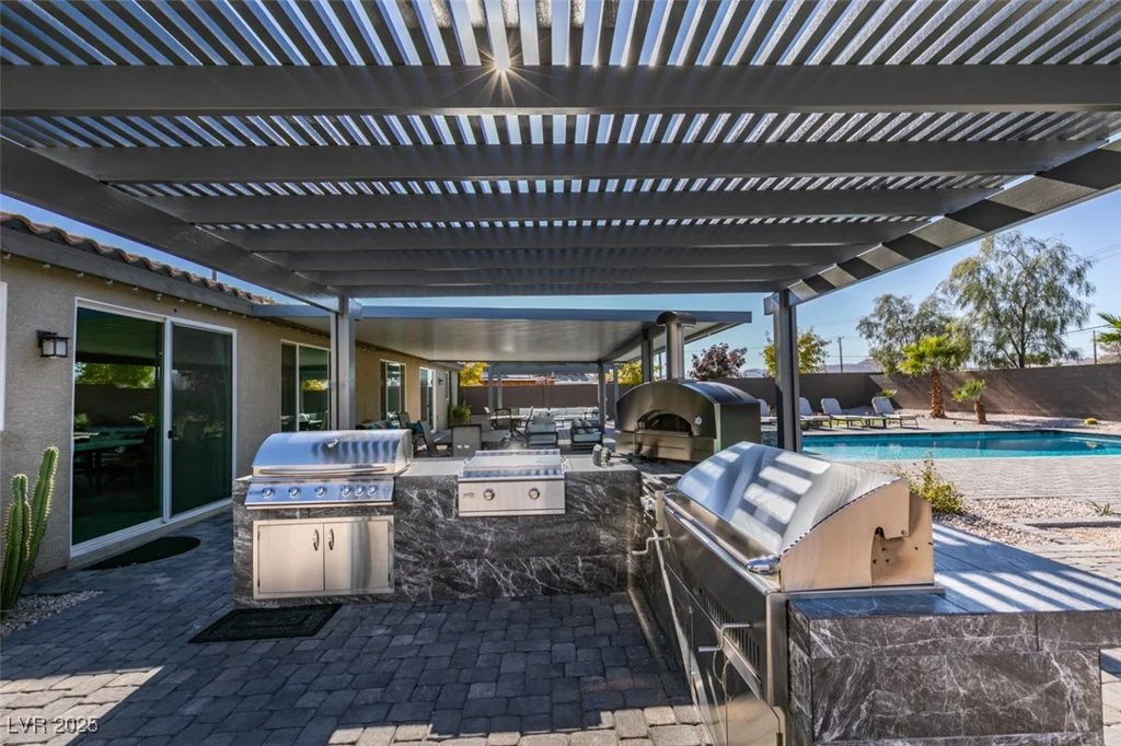 8637 Home Gate, Las Vegas, NV 89113