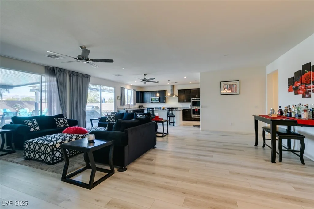 8637 Home Gate, Las Vegas, NV 89113