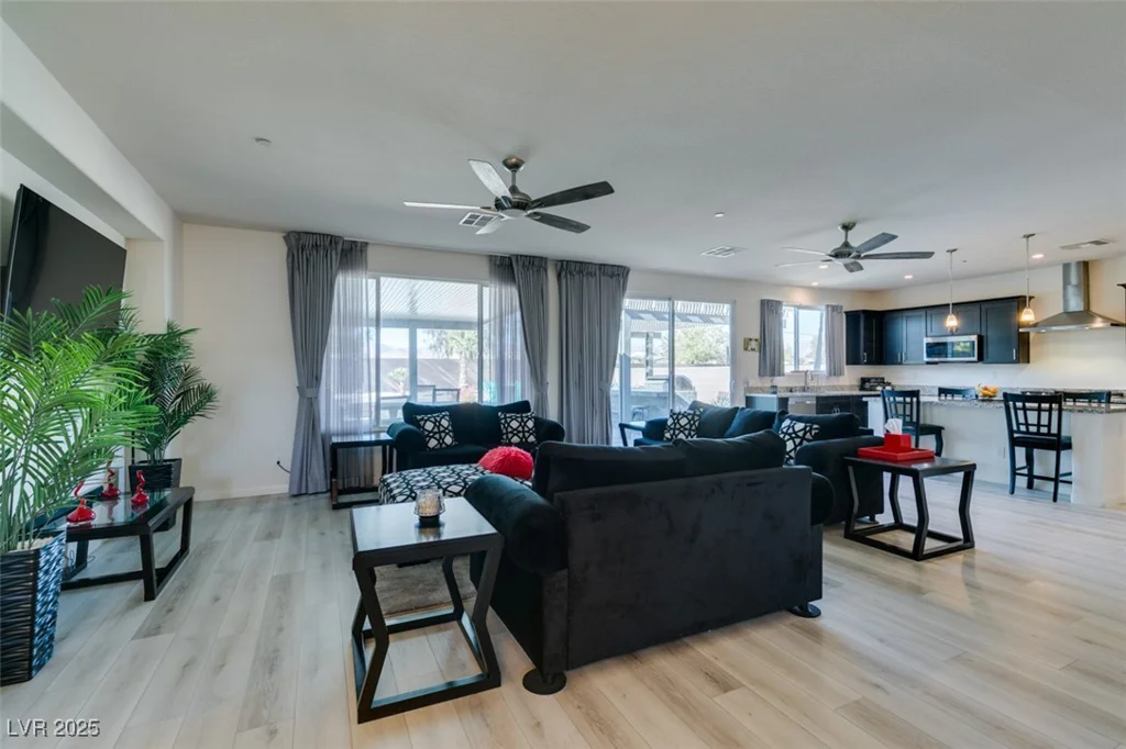 8637 Home Gate, Las Vegas, NV 89113
