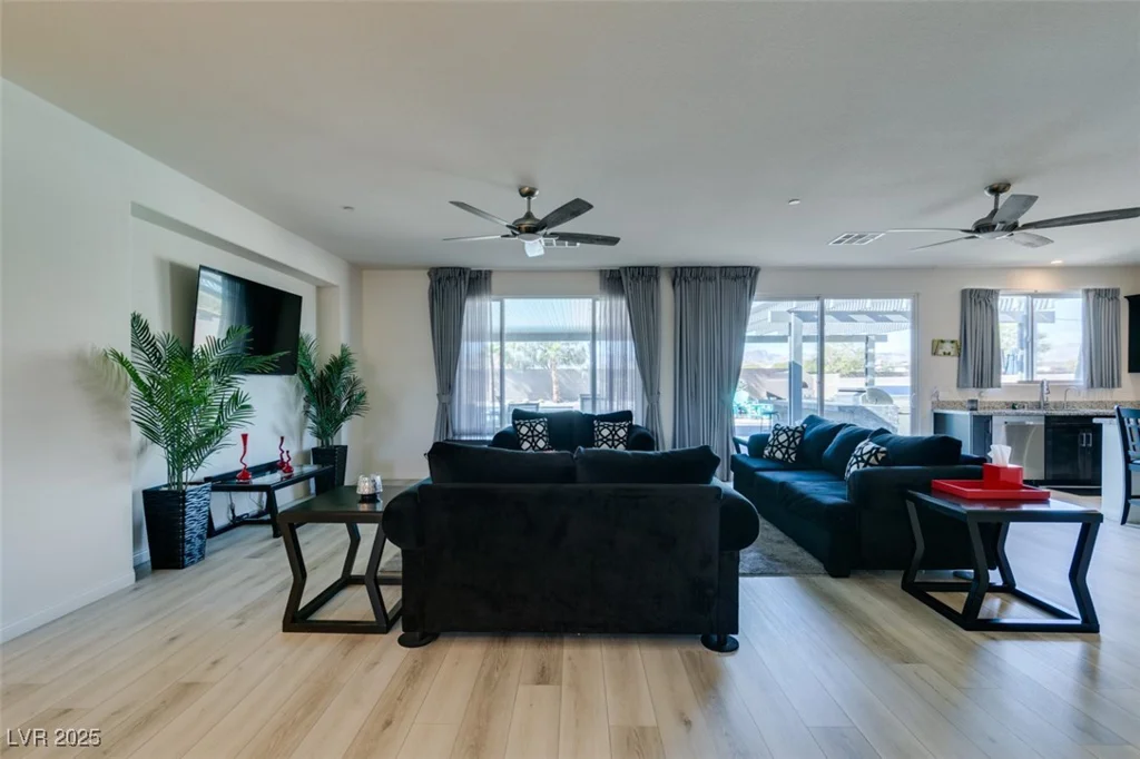 8637 Home Gate, Las Vegas, NV 89113