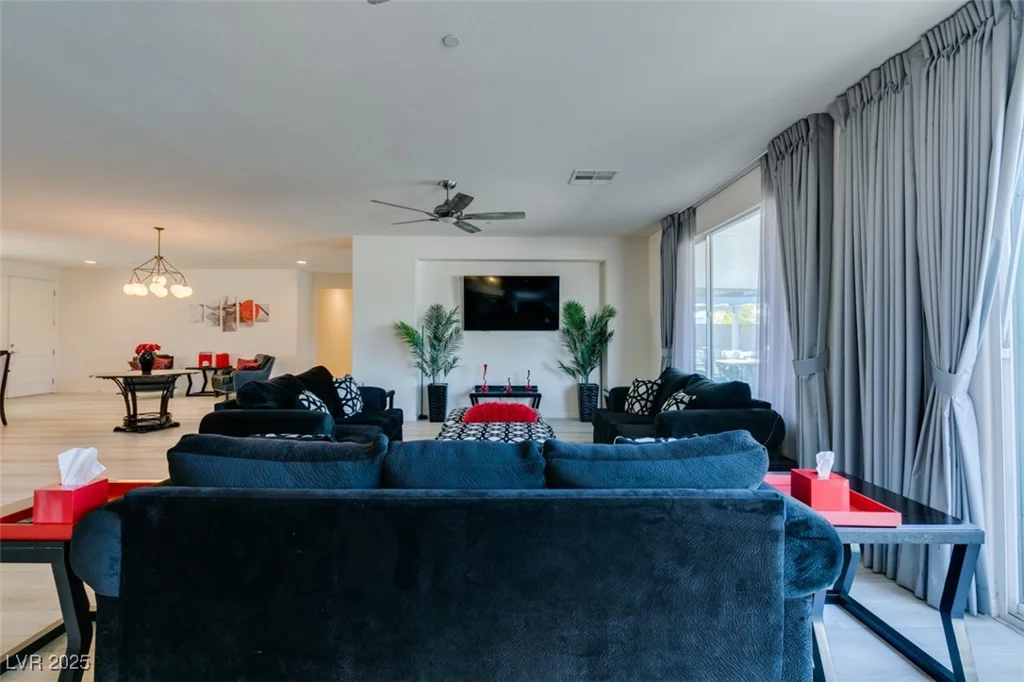 8637 Home Gate, Las Vegas, NV 89113