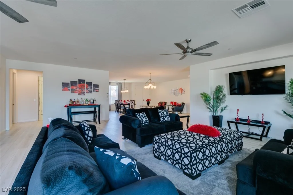 8637 Home Gate, Las Vegas, NV 89113