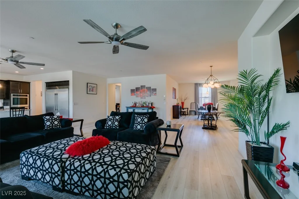 8637 Home Gate, Las Vegas, NV 89113