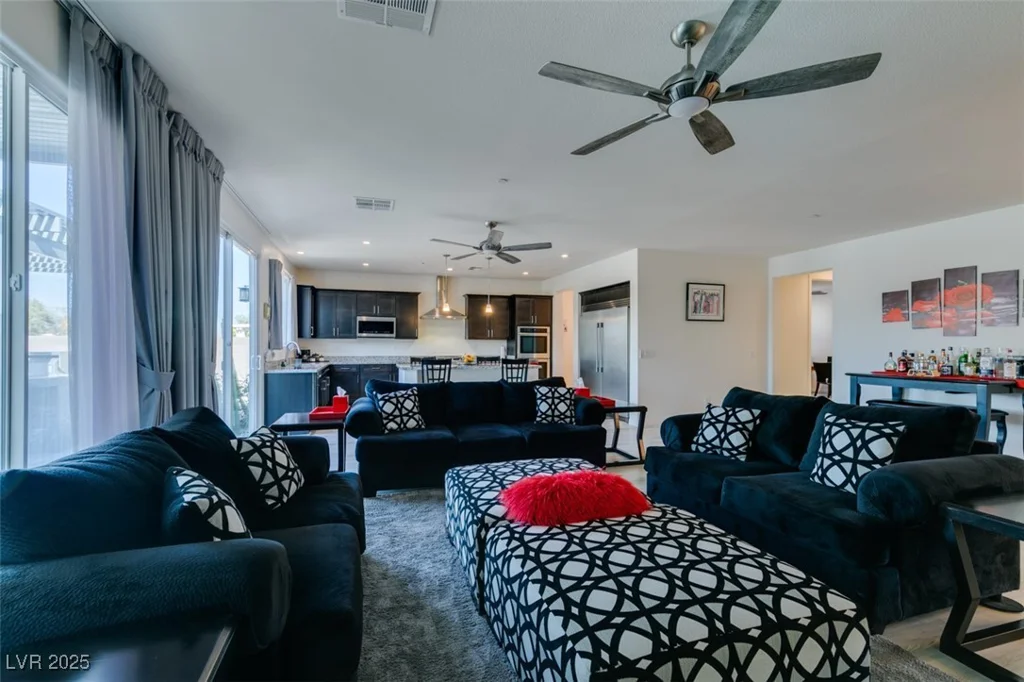 8637 Home Gate, Las Vegas, NV 89113