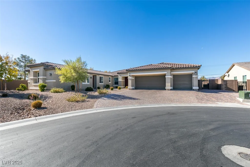 8637 Home Gate, Las Vegas, NV 89113