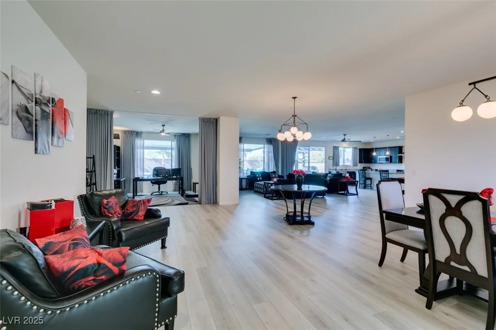8637 Home Gate, Las Vegas, NV 89113