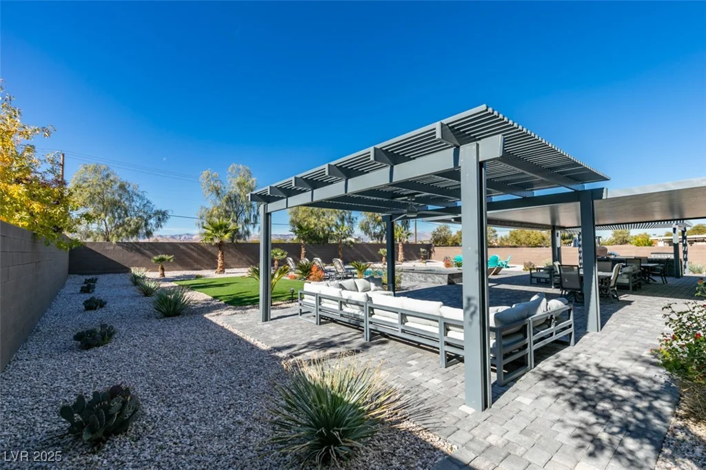 8637 Home Gate, Las Vegas, NV 89113
