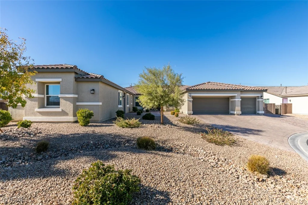 8637 Home Gate, Las Vegas, NV 89113