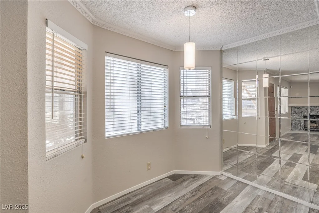 925 Boulder Mesa, Las Vegas, NV 89128