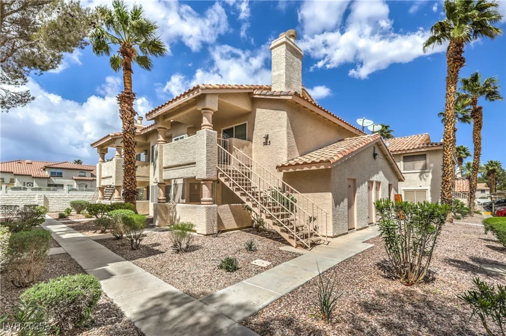 925 Boulder Mesa, Las Vegas, NV 89128