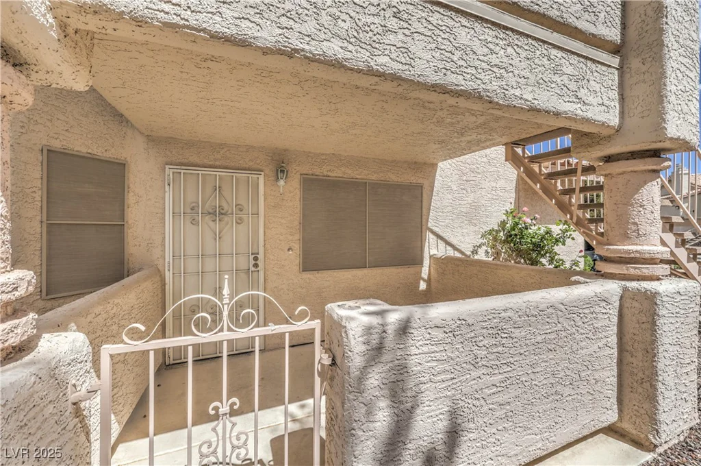 925 Boulder Mesa, Las Vegas, NV 89128