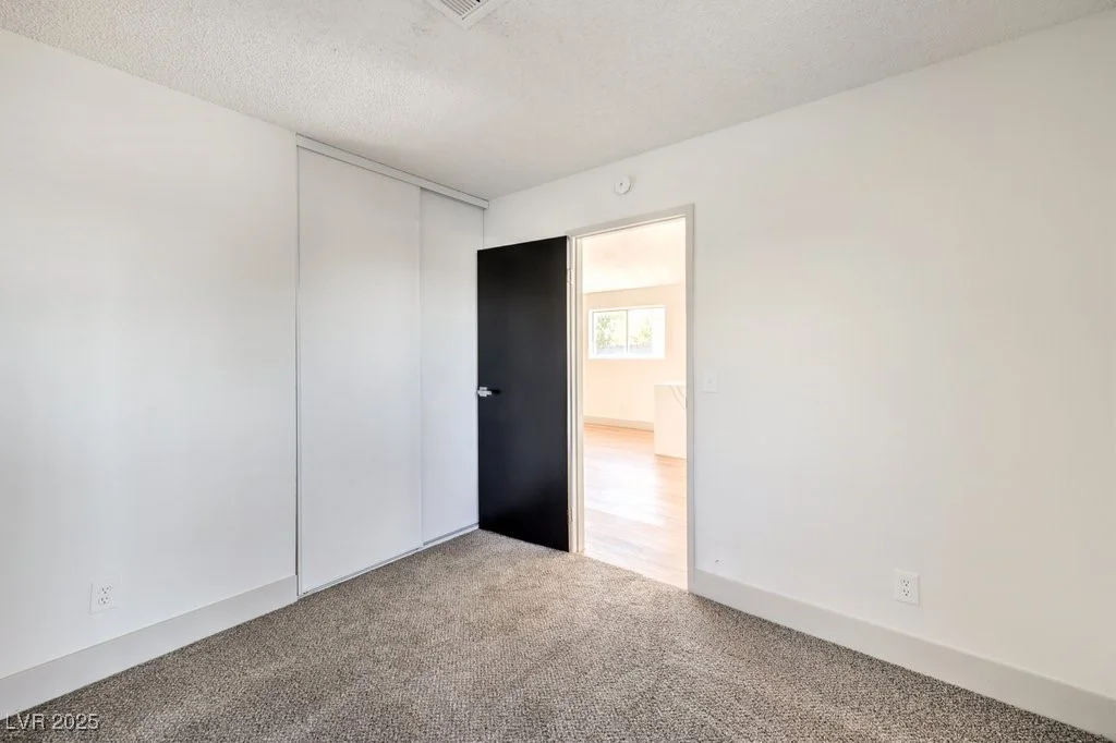6804 Atrium, Las Vegas, NV 89108