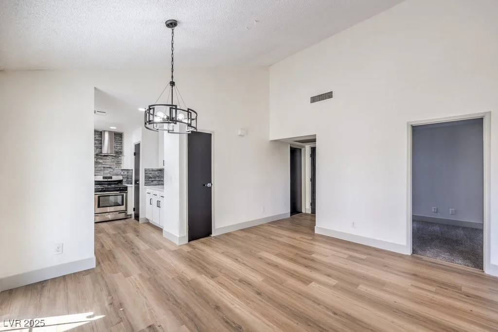 6804 Atrium, Las Vegas, NV 89108