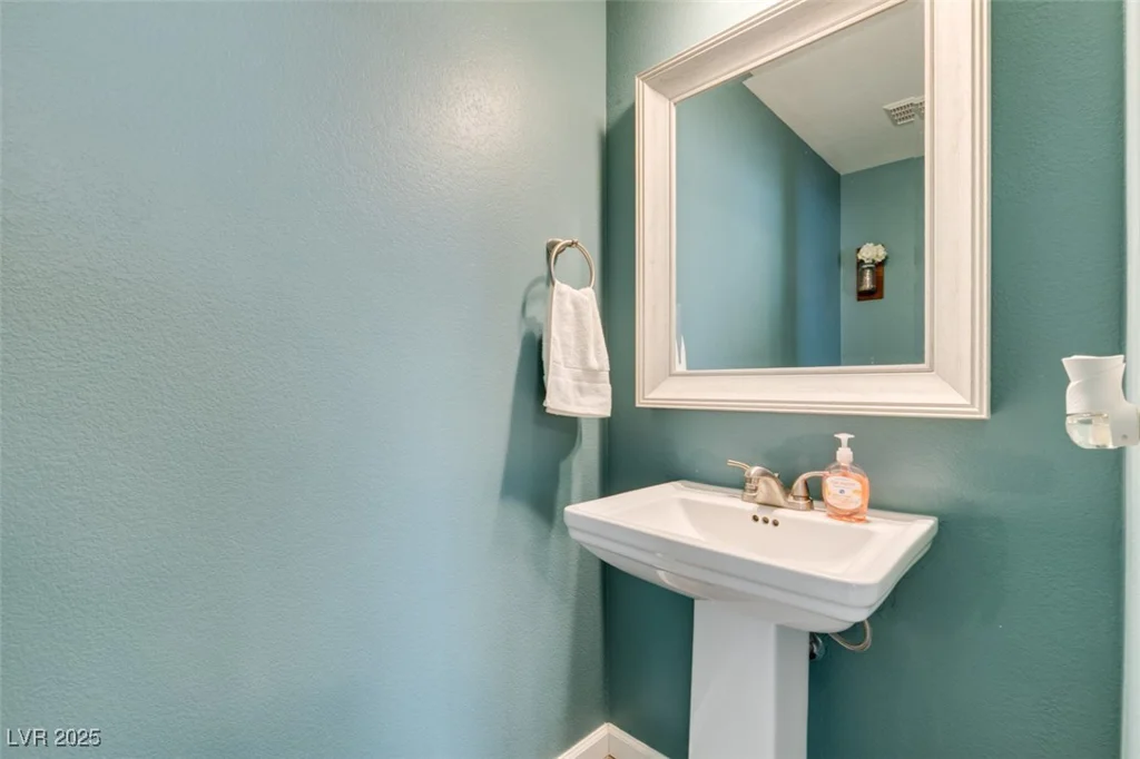8936 Addison Walk, Las Vegas, NV 89149