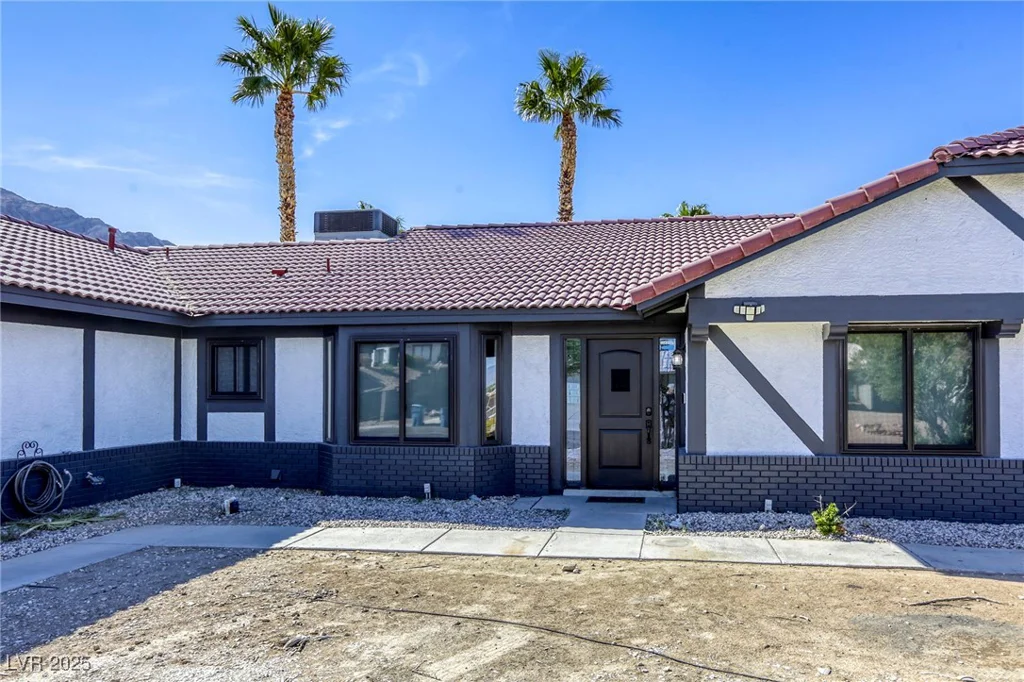 6953 Hathaway, Las Vegas, NV 89156