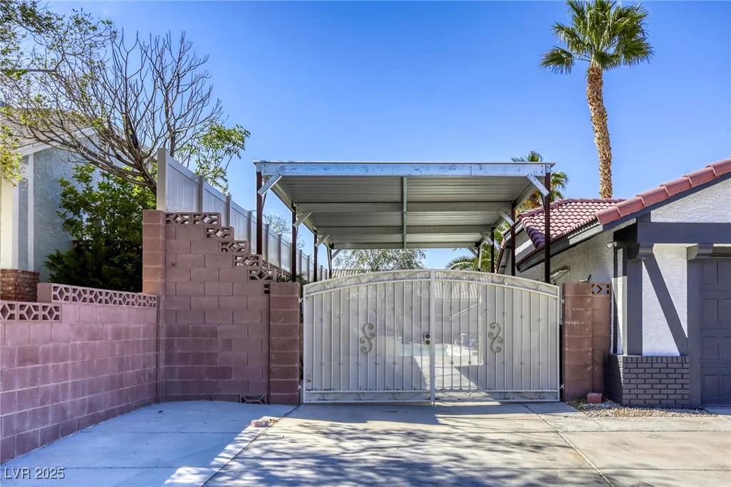 6953 Hathaway, Las Vegas, NV 89156