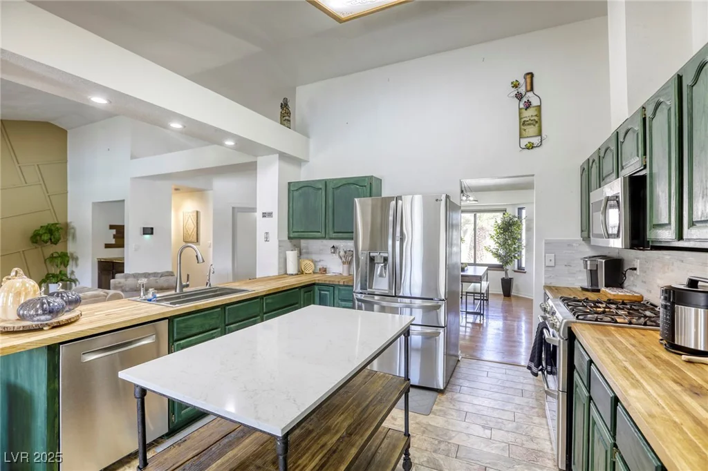 6953 Hathaway, Las Vegas, NV 89156