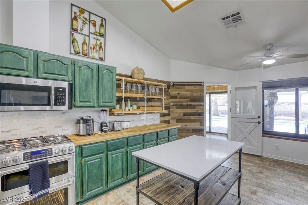 6953 Hathaway, Las Vegas, NV 89156