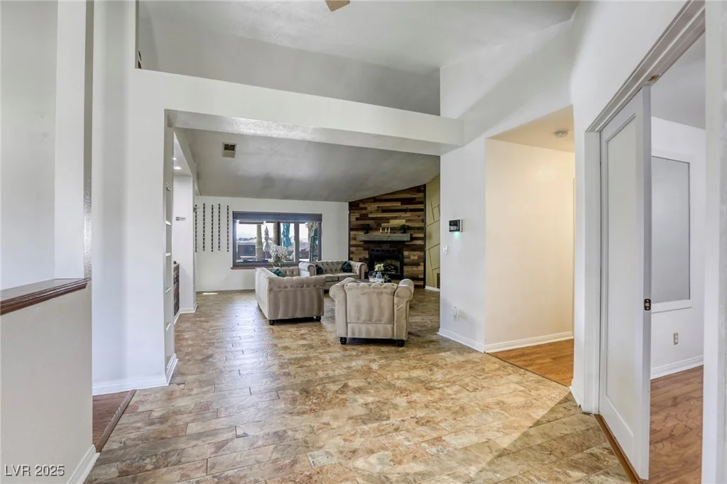 6953 Hathaway, Las Vegas, NV 89156