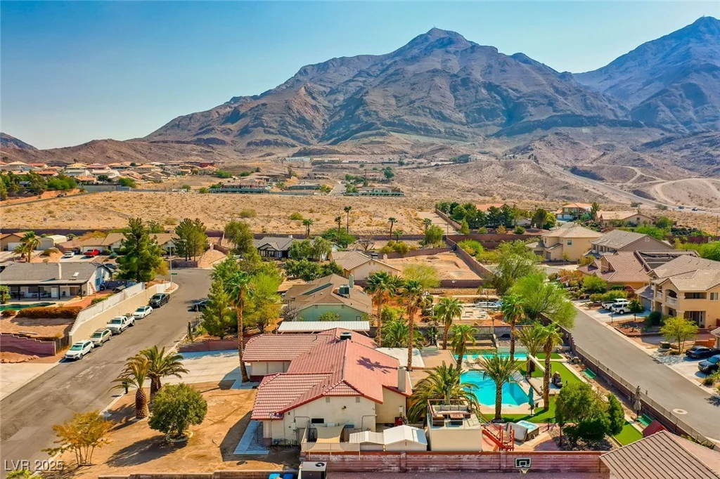 6953 Hathaway, Las Vegas, NV 89156