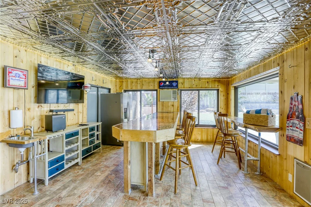 6953 Hathaway, Las Vegas, NV 89156