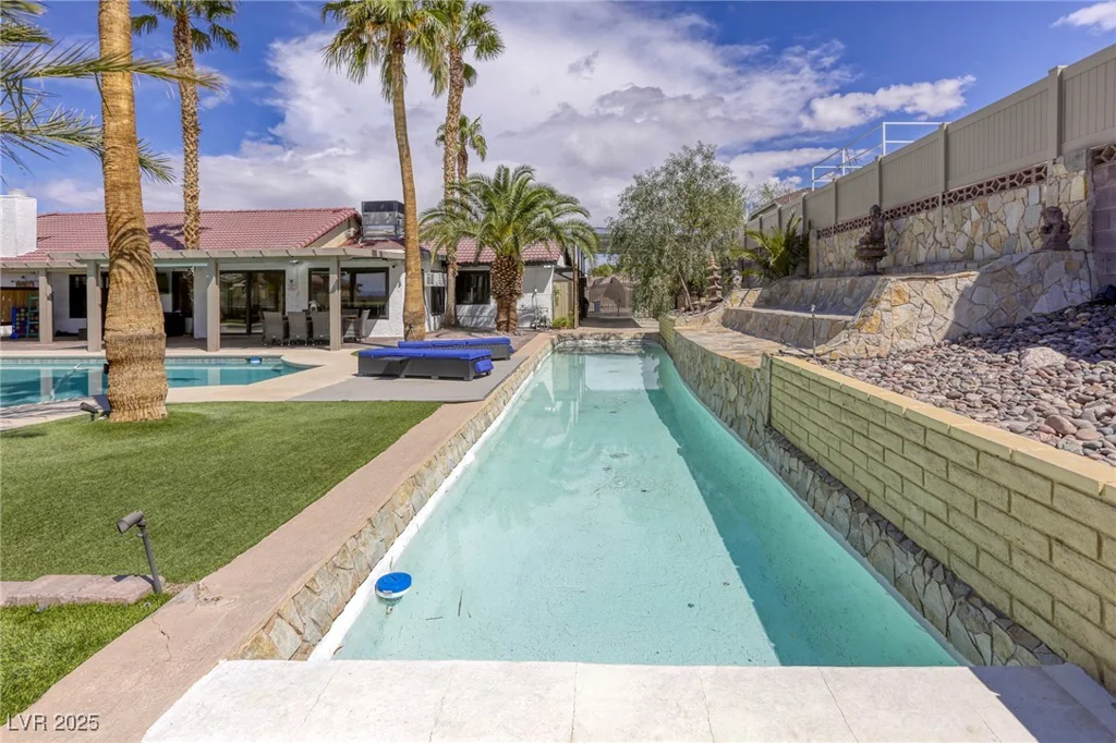6953 Hathaway, Las Vegas, NV 89156