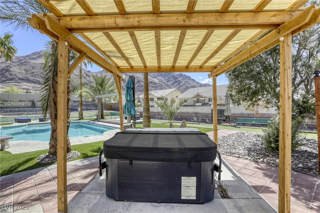 6953 Hathaway, Las Vegas, NV 89156