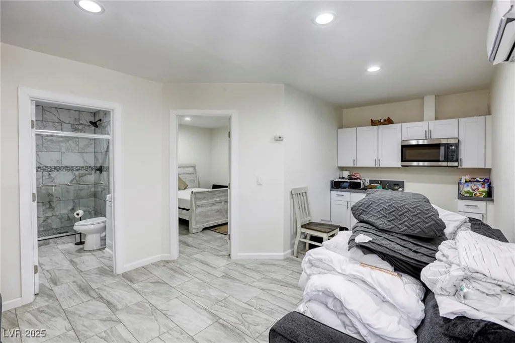 6953 Hathaway, Las Vegas, NV 89156